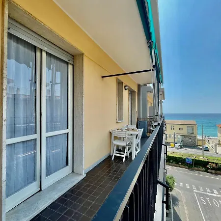 100 Metri Dalle Spiagge Bilocale Con Vista Mare * Borgio Verezzi