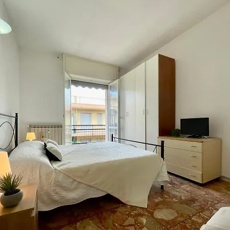 Apartamento 100 Metri Dalle Spiagge Bilocale Con Vista Mare Borgio Verezzi